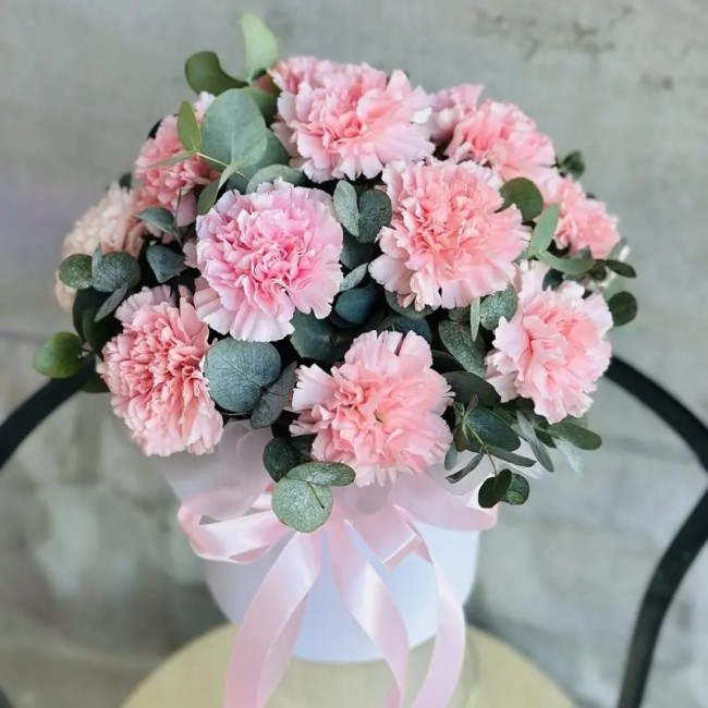 Букет цветов "Шляпная коробка Алейда"